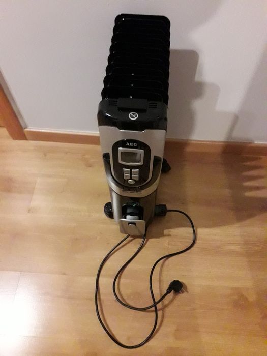 Aquecedor AEG de 2000W com avaria