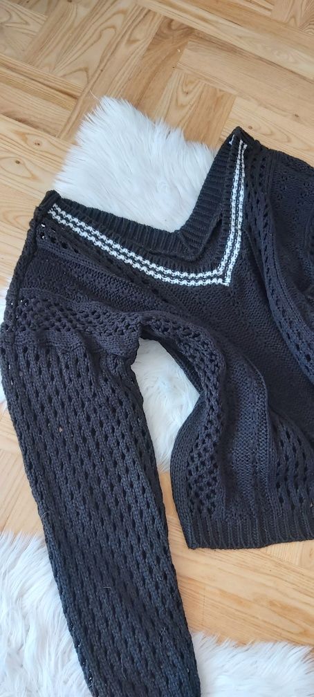 Sweter ażurowy varlesca v dekolt na jedno ramię paski  ciepły oversize