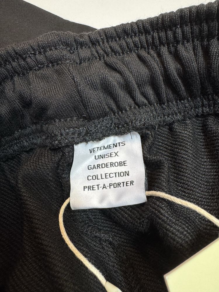Шорти Vetements Basic Logo спортивні М L