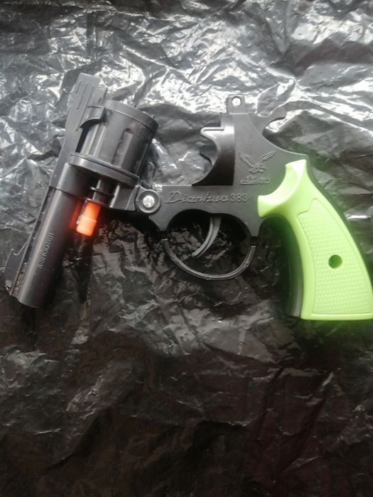 Пистолет револьвер игрушка perfecta mod 8000