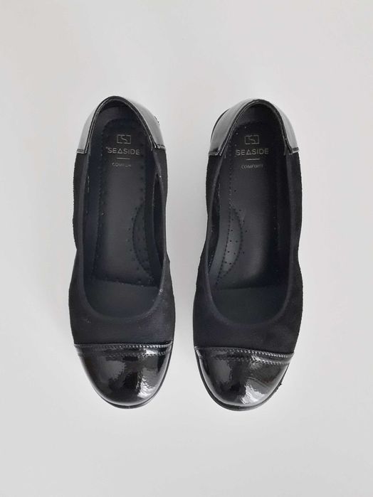 Sapatos pretos de cunha (tam. 37/38)