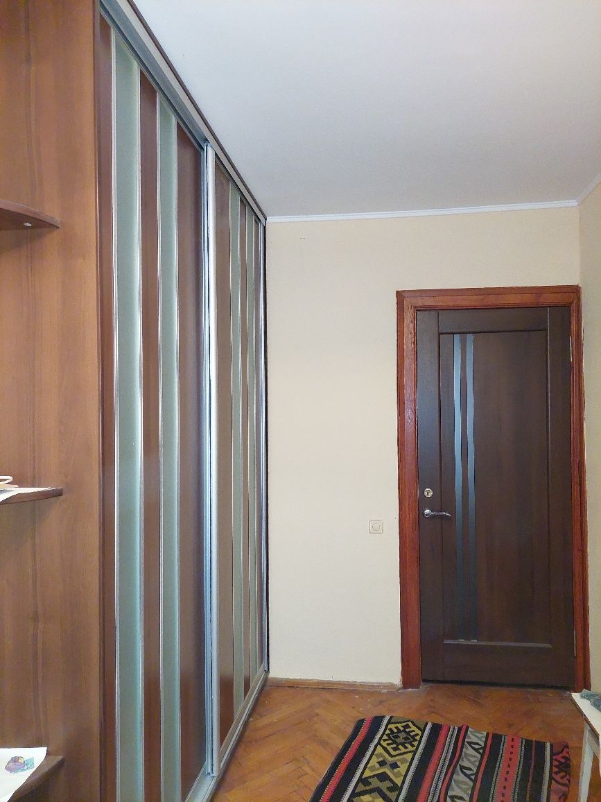 3-х кімнатна квартира з меблями та технікой біля парку Б. Хмельницьког