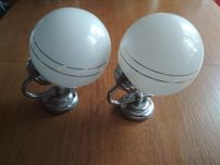 Sprzedam dwie lampy kinkietowe i lustro.