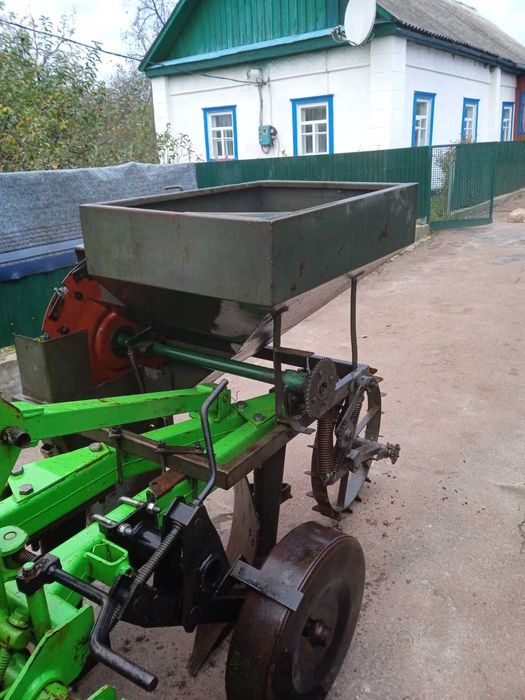 Картоплесажалка в гарному стані