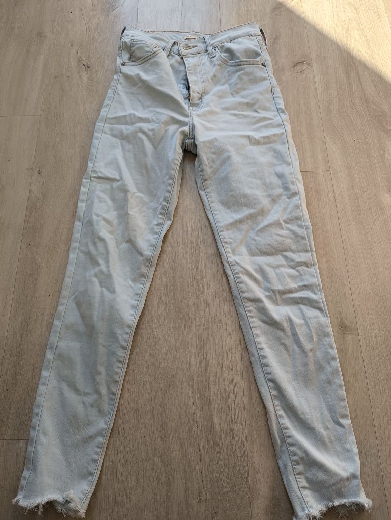 Jeansy Levi's stan idealny rozm 26