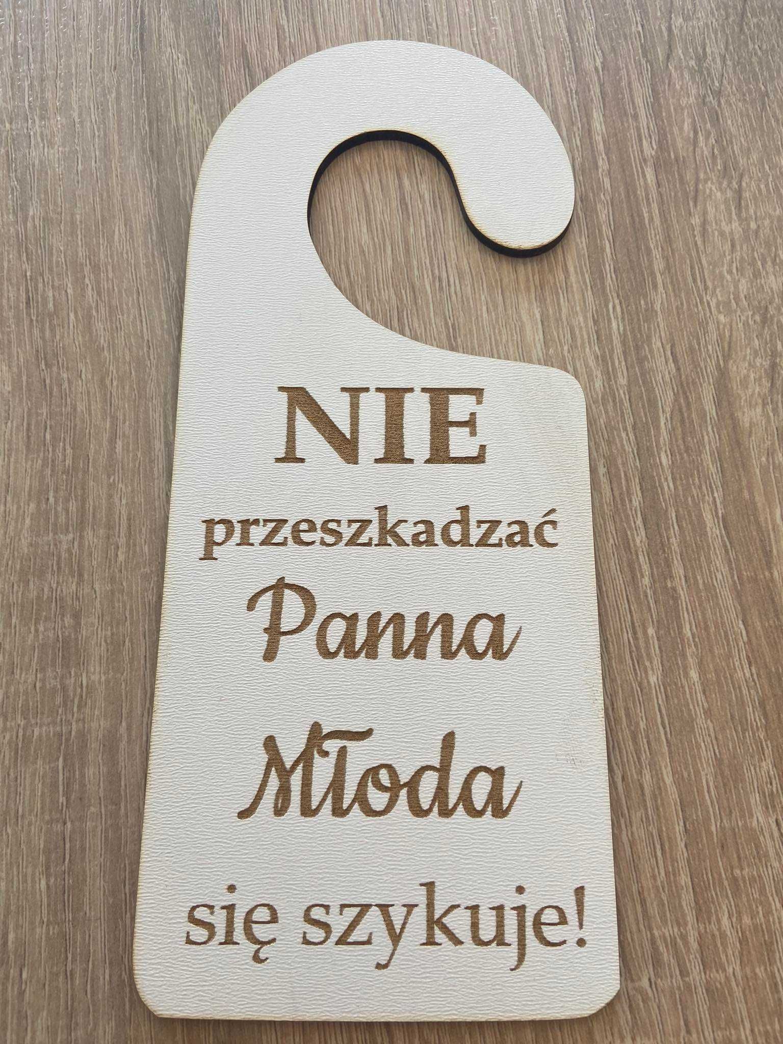 Zawieszka biała nie przeszkadzać Panna Młoda Młody się szykuje