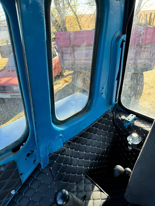 Продаю свій. власний. трактор. мтз82
Стоїть нові 4 колеса (діски скатм