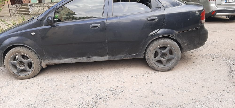 Продам машину шевролет авео