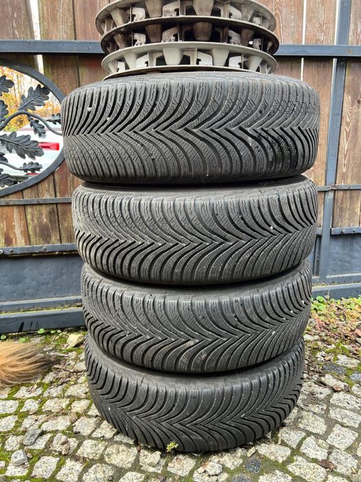 Koła zimowe Ford kompletne kołpaki Michelin Alpin 5 205/60 R16