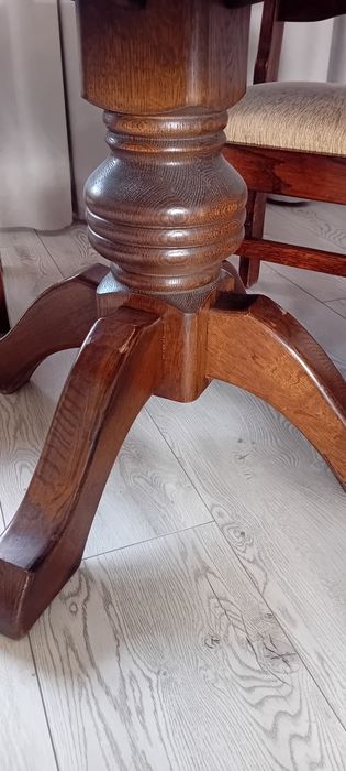 Stół dębowy+ 4 duże krzesła- drewno lite