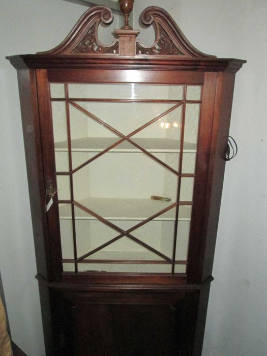 Vitrine, Cantoneira com iluminação