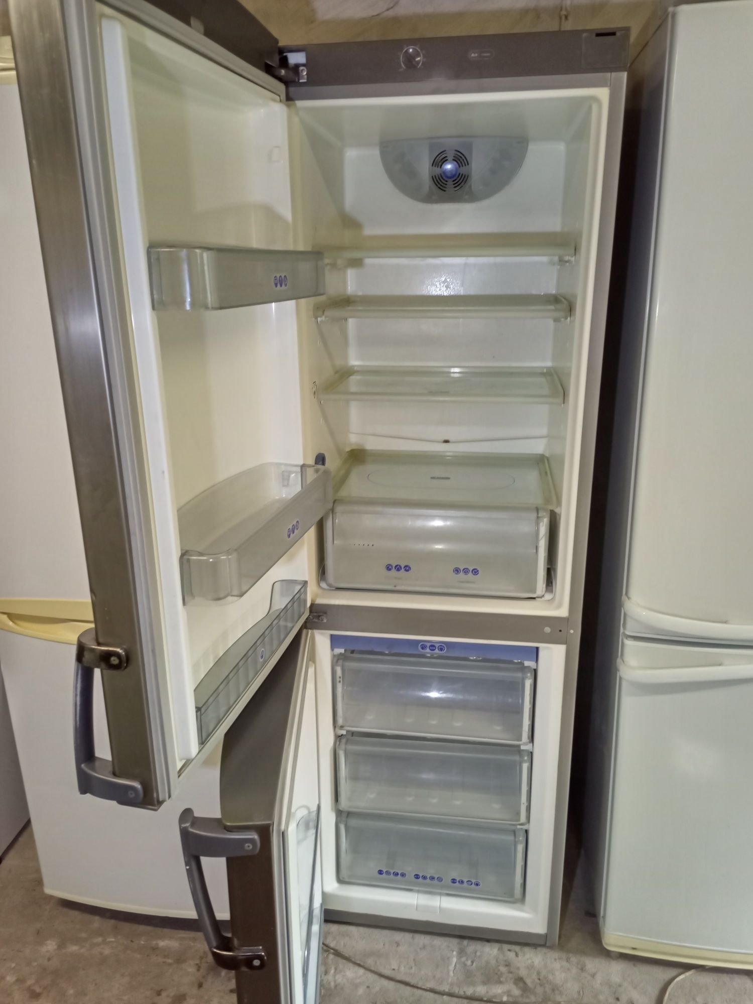 Холодильник 1.9 Whirlpool Гарантія. Доставка.