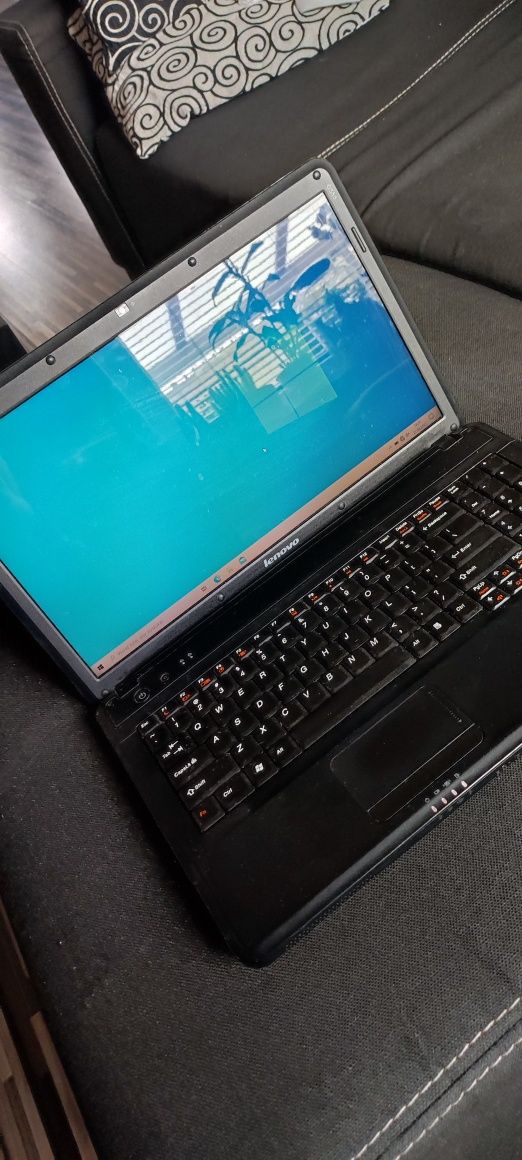 Laptop Lenovo g555