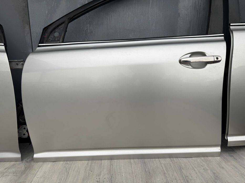 Двери Toyota Avensis T25 Седан Цвет 1C0  Дверь В наличии