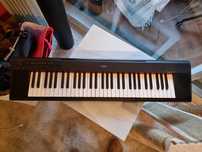 Teclado Digital Yamaha Piaggero NP-12 (ZT20660) – Quase Novo!