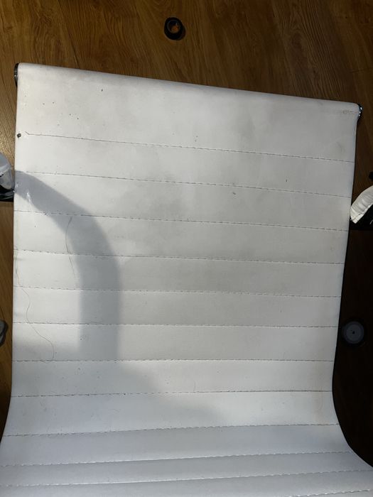 Fotel biurowy obrotowy skóra