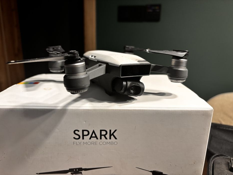 Dji spark fly more combo, zestaw, malo używany