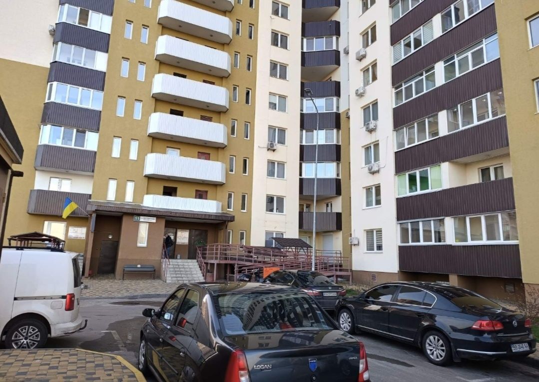 Без-%. Парикмахерская-Салон-Пиво-Магазин 27м.кв. Голосеевский район, М