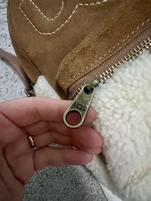 Оригінальний рюкзак UGG з натуральної замші та овчини