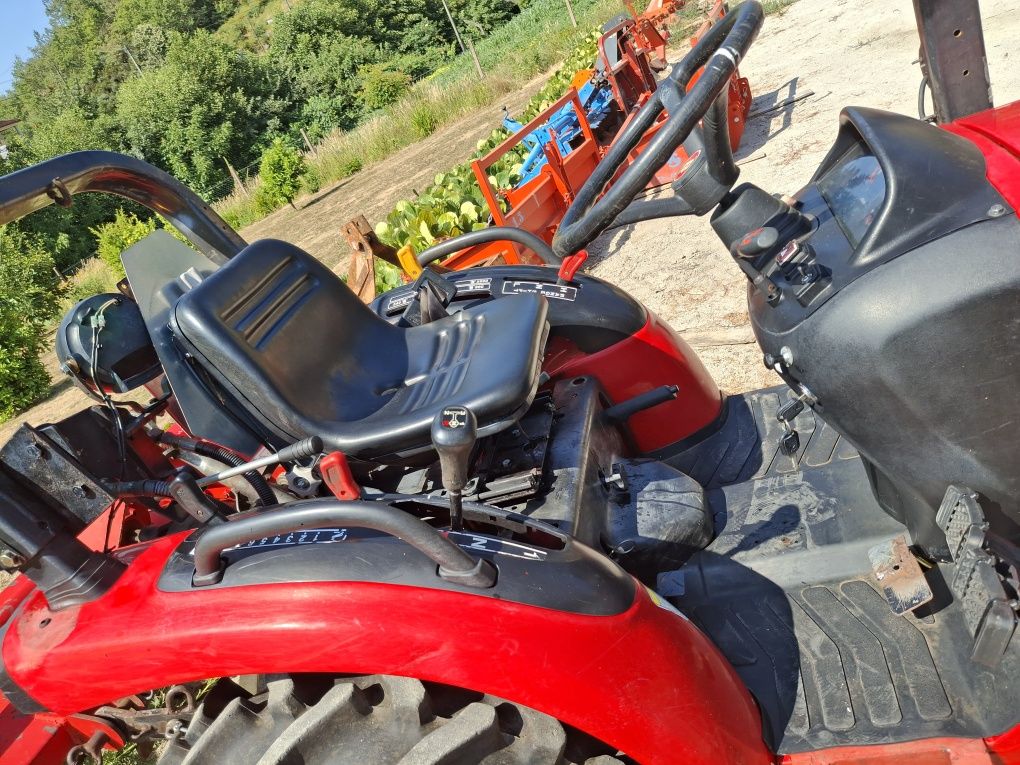 Trator 30 cv + alfaias