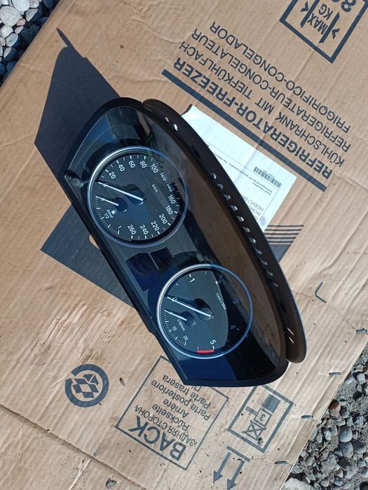 BMW E60 2.0D AUTOMAT LICZNIK ZEGARY EUROPA 9194889