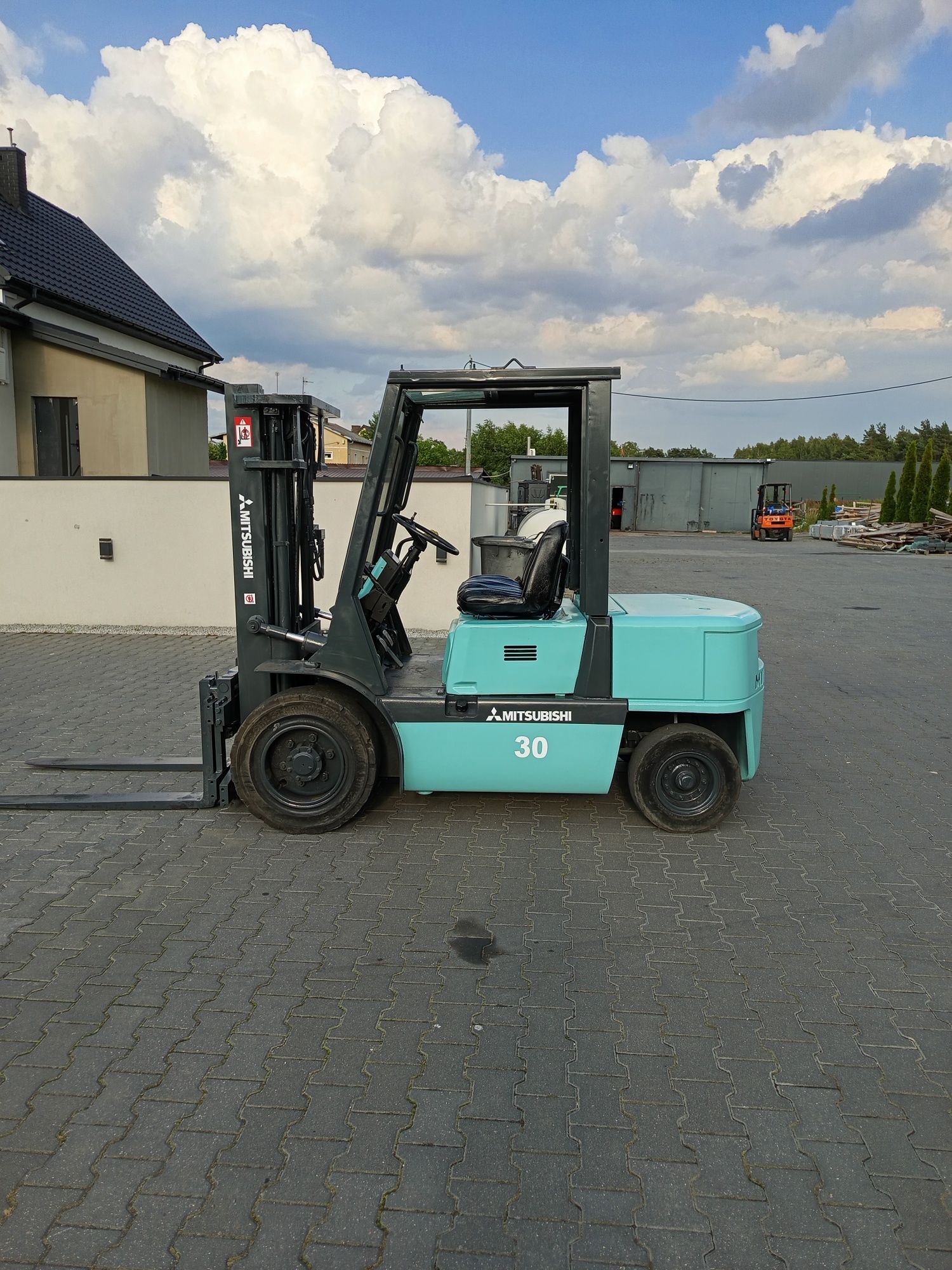 Sprzedam wózek widłowy Mitsubishi udźwig 3 tony tripleks