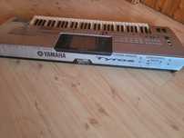 Sprzedam instrument klawiszowy Yamaha TYROS 1