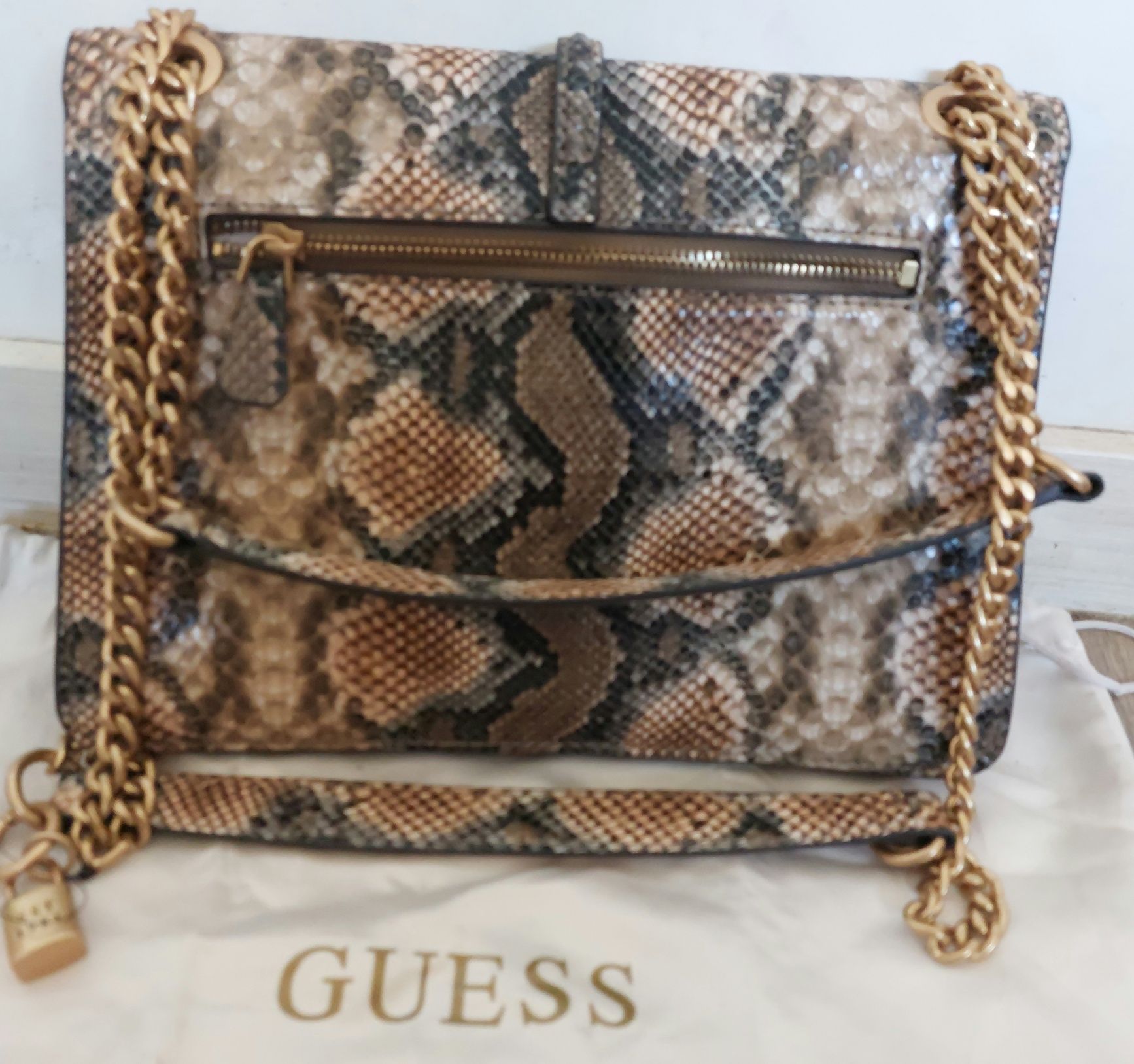 Mala da Guess genuina e com porta moedas igual