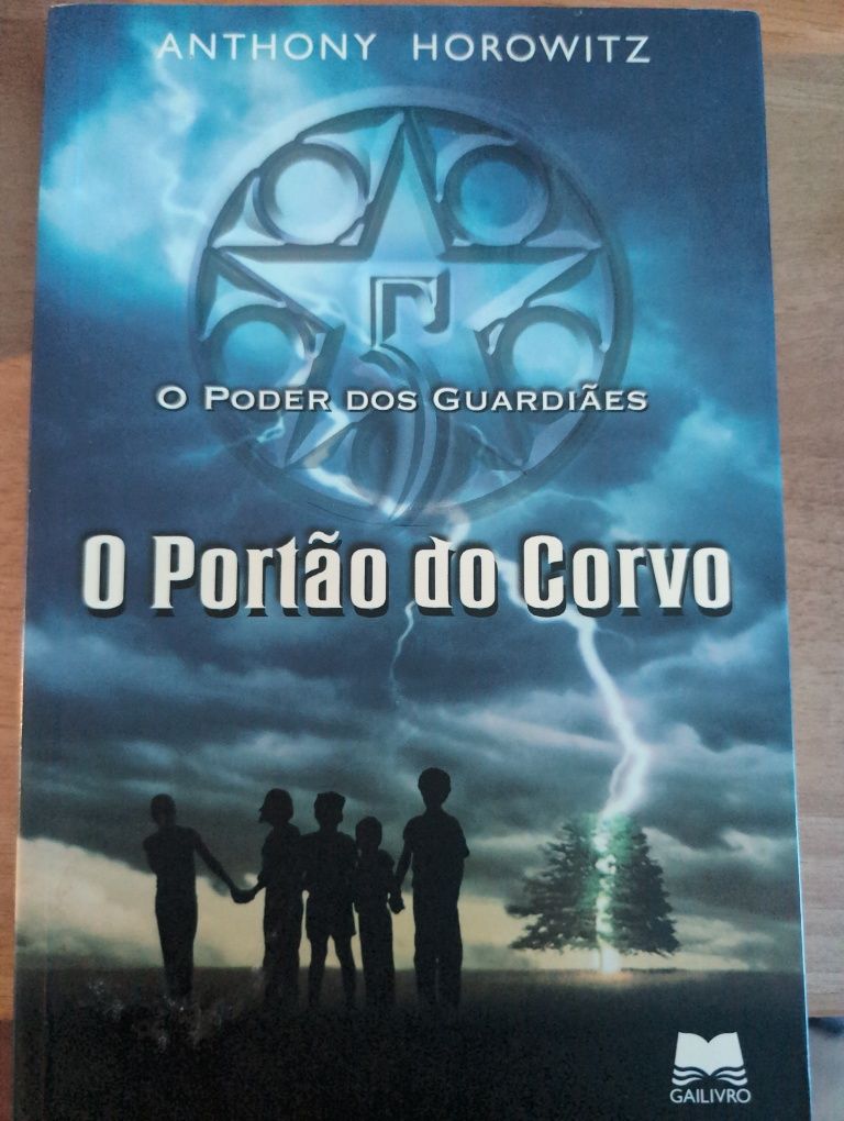 Livro O Portão do Corvo