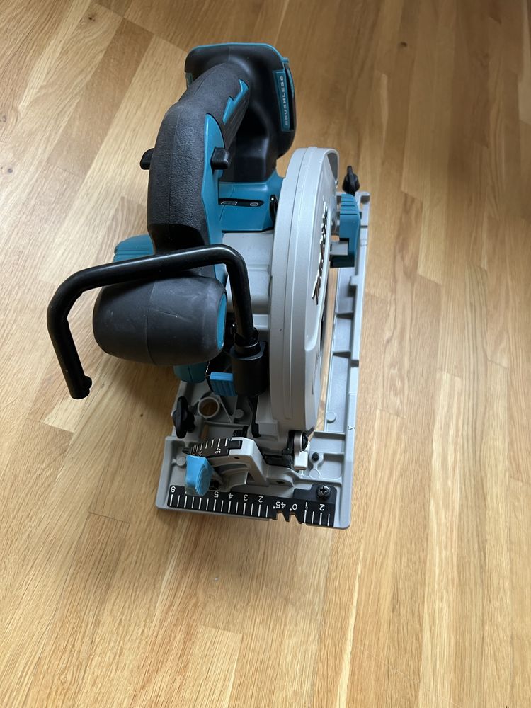 Makita DHS 680 pilarka tarczowa