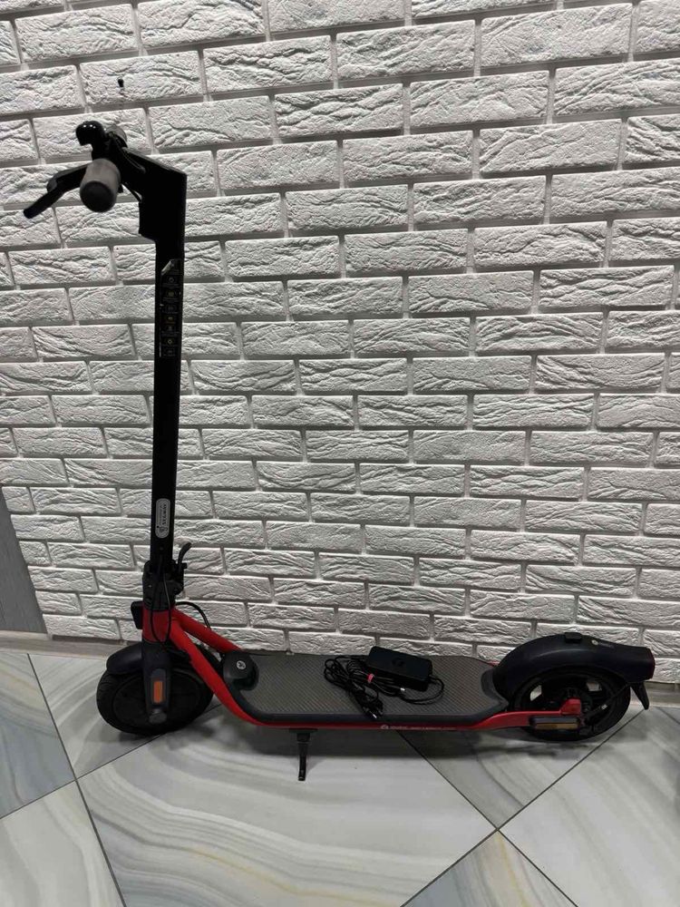 Електросамокат Segway-Ninebot D28E.