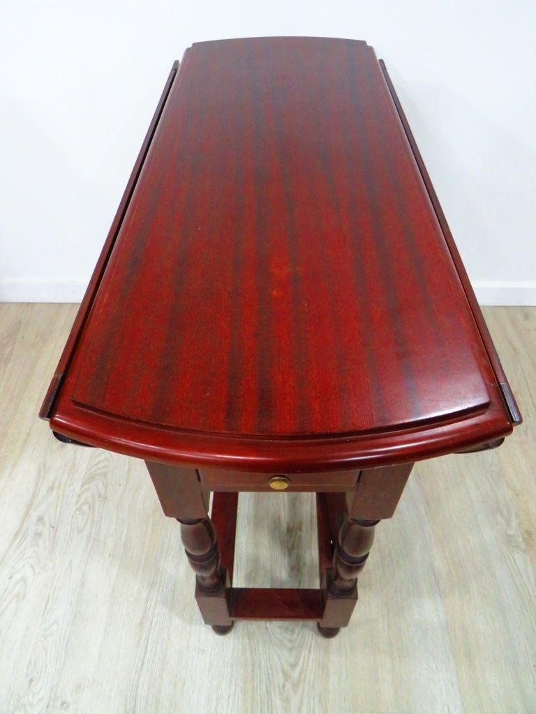 Mesa de abrir com duas abas.