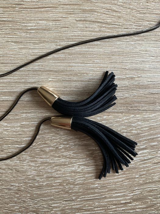 Czarny złoty regulowany naszyjnik ze skórzanymi elementami