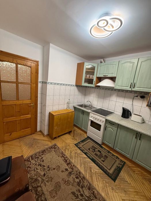 Продаж 1к.кв-ри. вул. Пулюя 50000 дол. США. Цегла! Торг