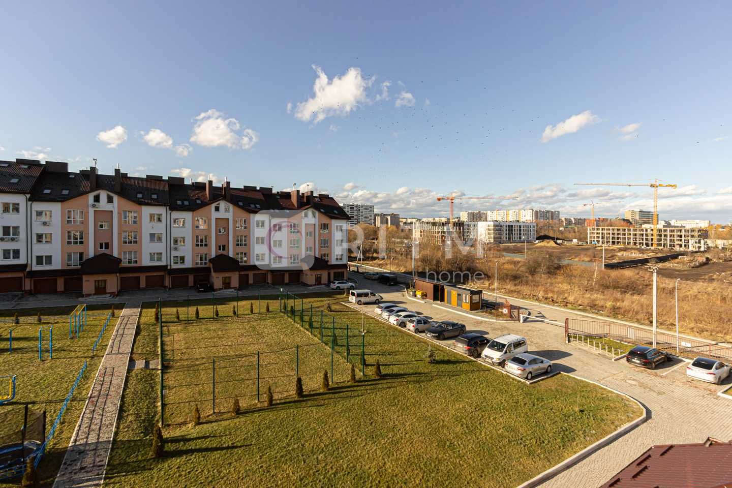 Продаж 3-к. квартира плюс кухня-студія закрита територія Данбуд Львів