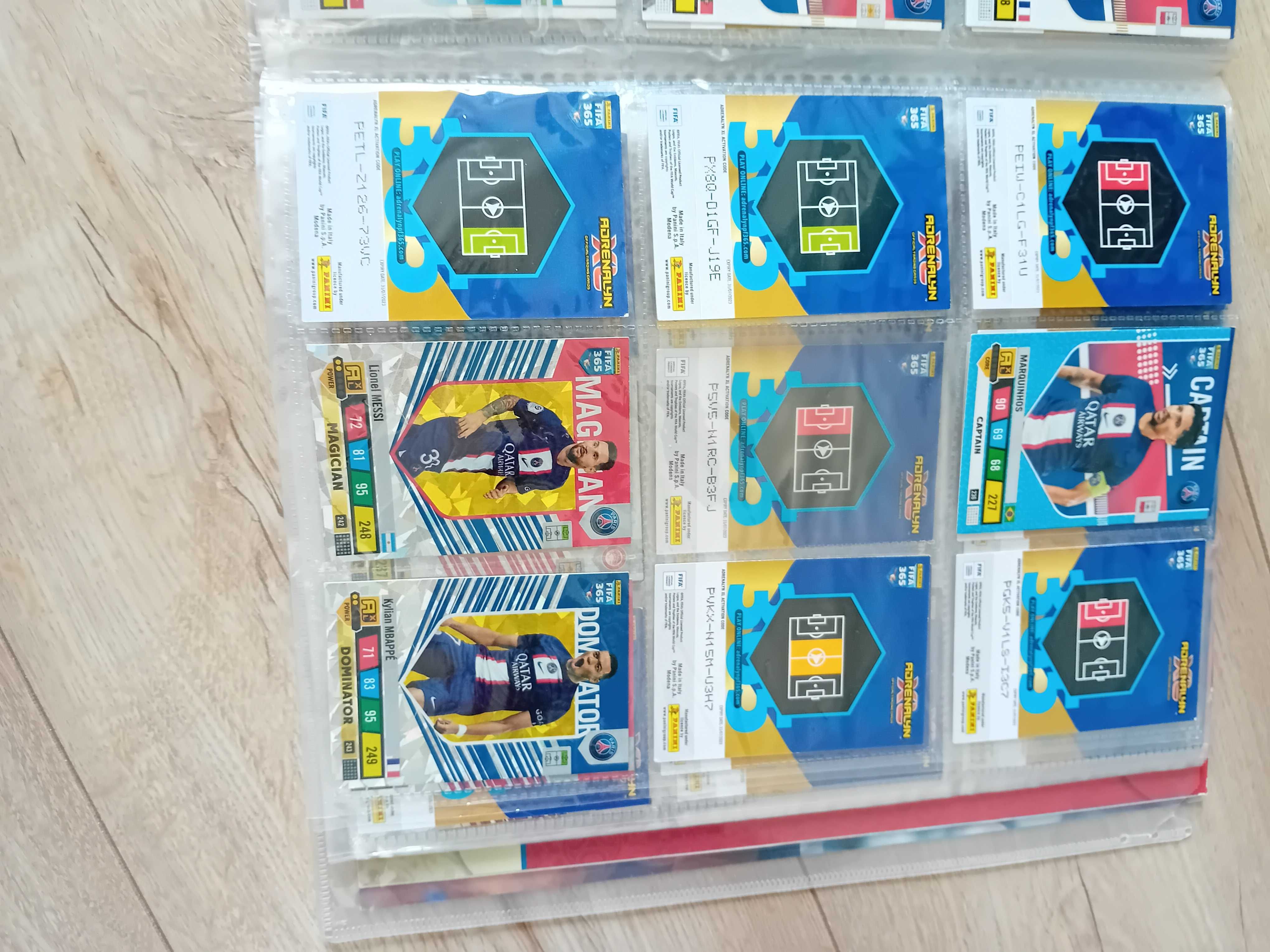 Karty Piłkarskie 3 prawie pełne albumy z 3 kolekcji widocznych na zdj.