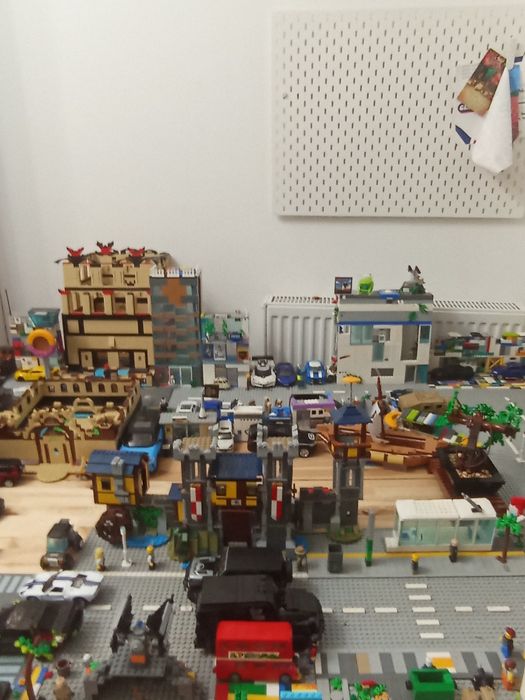 Гарне лего місто.