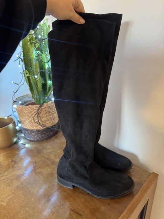 Czarne kozaki za kolano z miękkiego, zamszowego materiału rozmiar 37