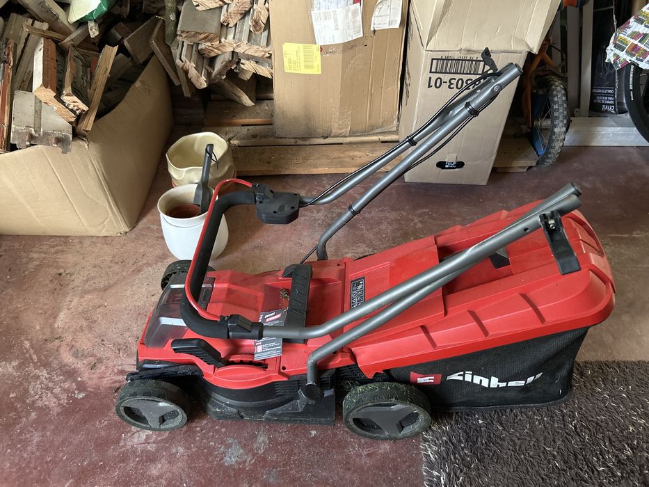 Corta-relvas EINHELL GE-CM 18/30
