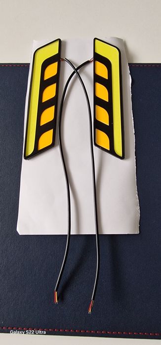 Światła led z kierunkowskazami