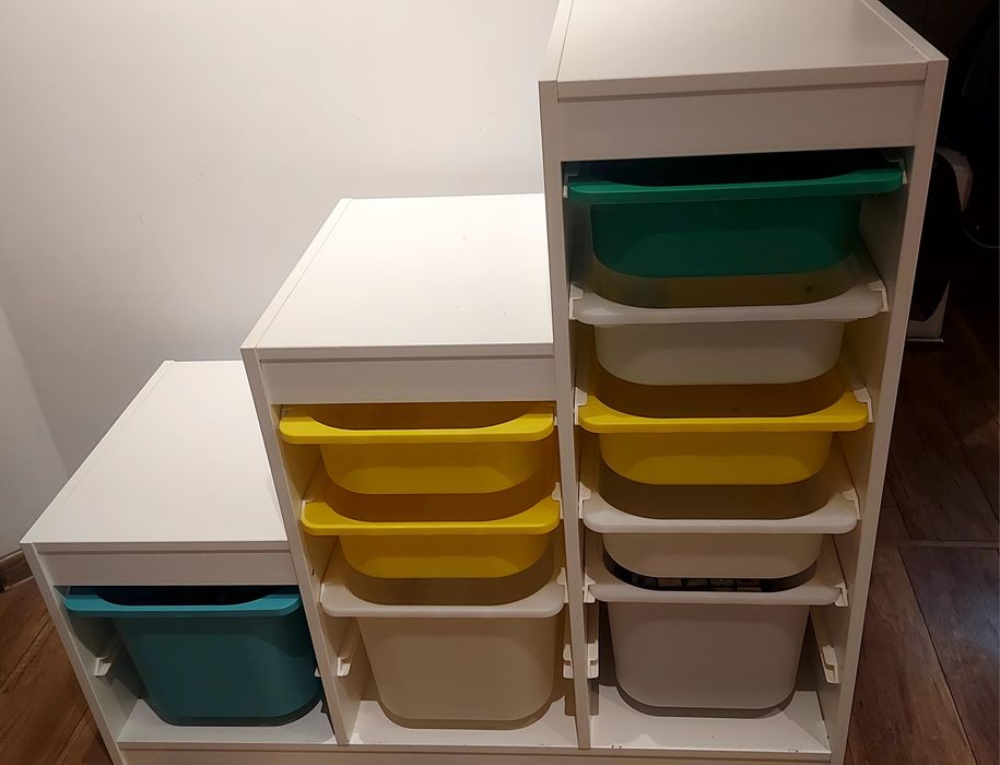 Ikea trofast z pojemnikami