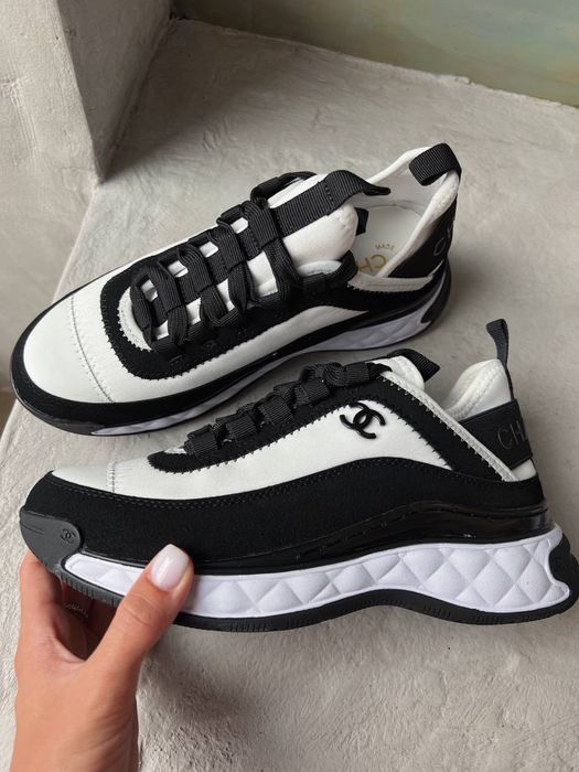 Sneakersy Chanel black white