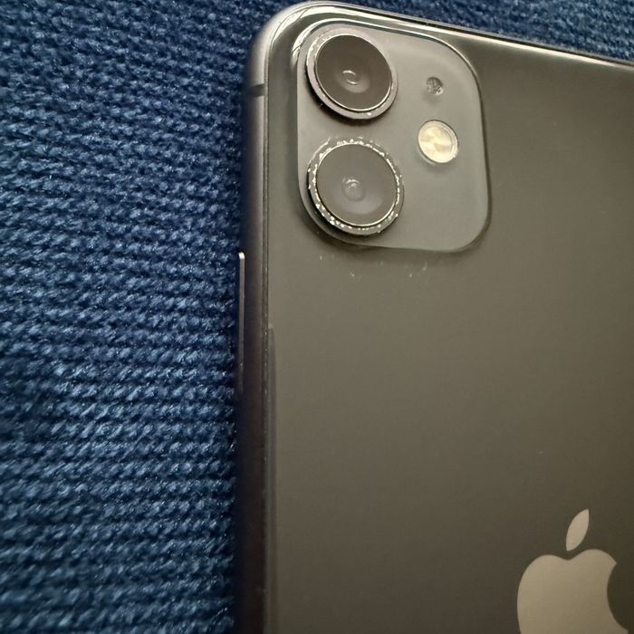 Sprzedam IPhone 11 64 GB w dobrym stanie