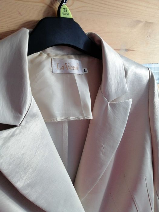 Marynarka damska firmy La Vienne w rozmiarze 42