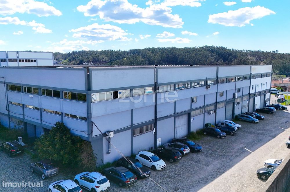 Armazém em excelente estado de conservação, com 3300m2 em Antanhol