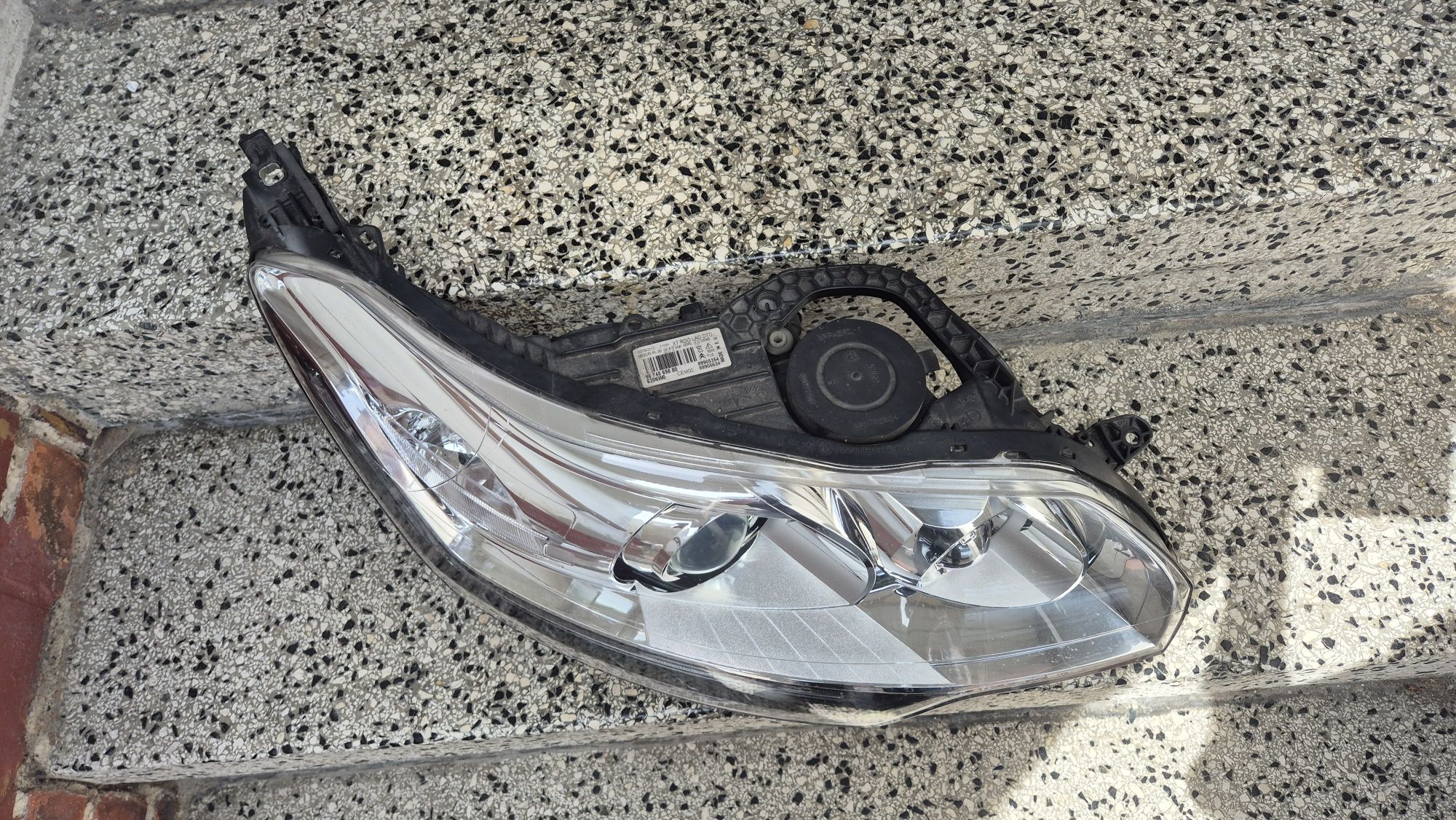 Lampa przednia Prawa CITROEN C5 X7 lift xenon skrętny z ledem