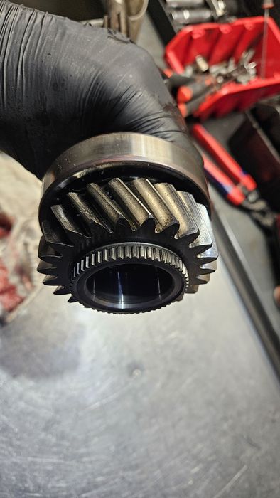 Wałek sprzęgłowy skrzyni skrzynia biegów master tył napęd 6s420