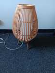 Lampa stająca typu boho