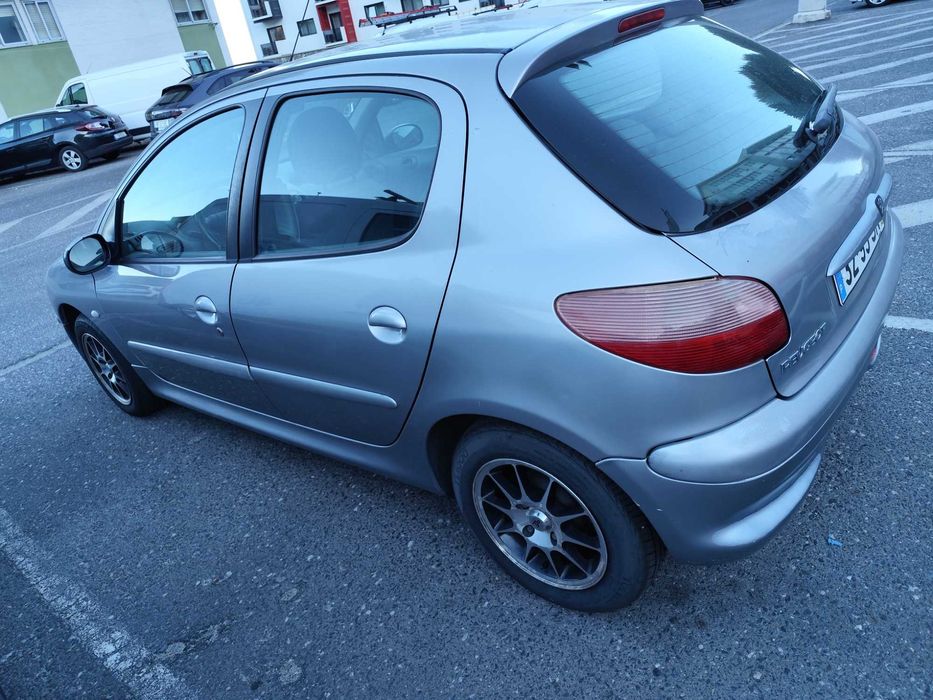 Carro Peugeot 206 1.1 gasolina 2002