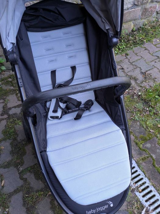 Wózek dziecięcy spacerowy Baby Jogger City Mini GT2